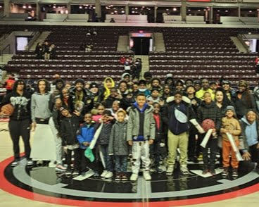 Baskin-Robbins attends Raptors 905 game with over 70 children from local BGC Clubs
