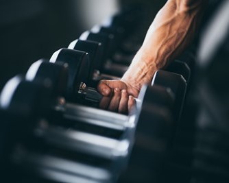 Aussies on the New Year fitness hype warned about gym membership traps