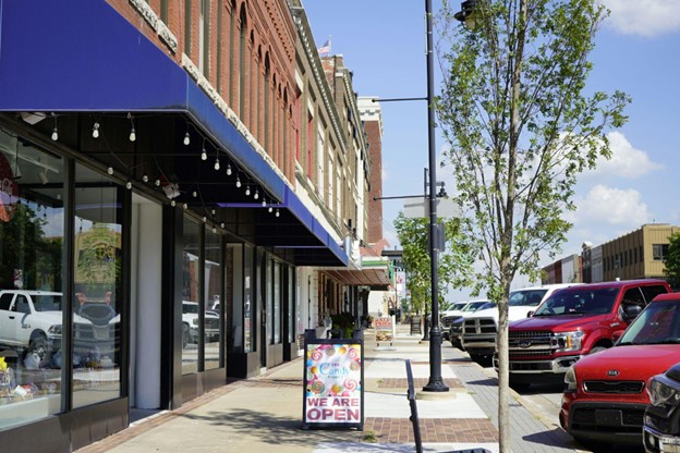 What Happens When Franchisees Go Rogue on Branding